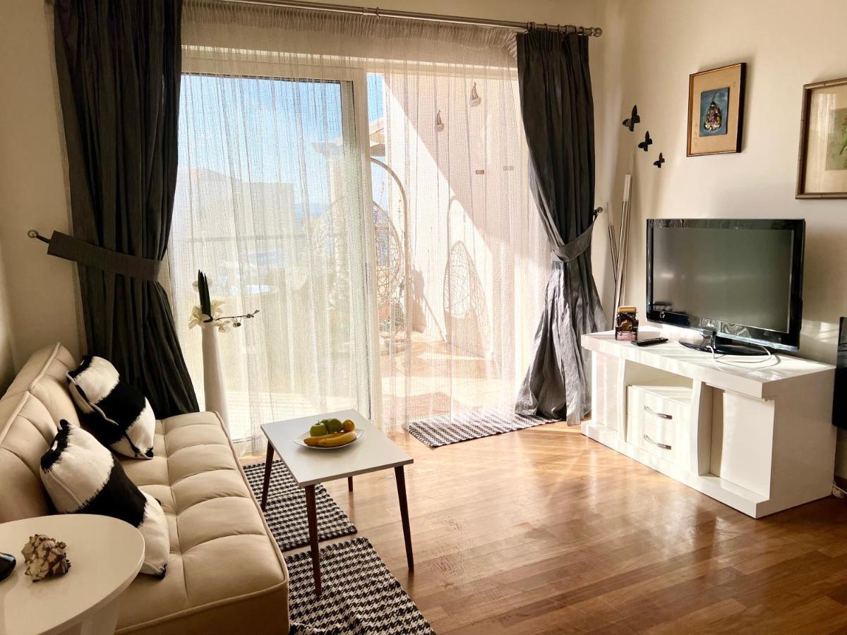 Odyssey Beach Front Apartment Chania  Bagian luar foto