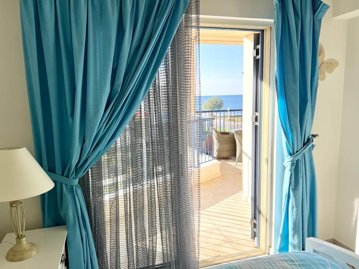 Odyssey Beach Front Apartment Chania  Bagian luar foto